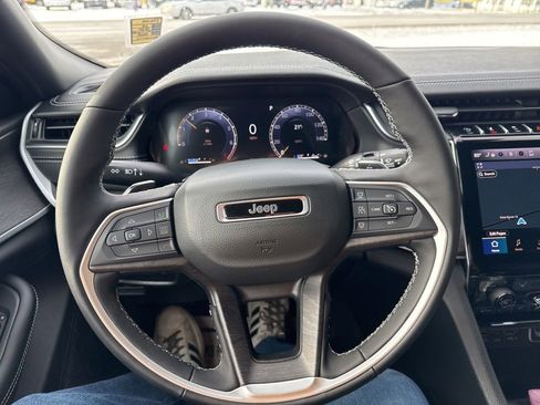 New 2025 Jeep Grand Cherokee Limited w/ Black Appearance Package AWD/4WD image 47