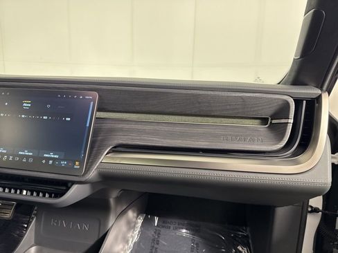 Used 2023 Rivian R1T Adventure image 10