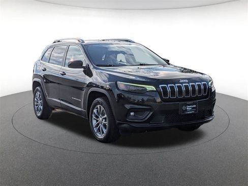Used 2019 Jeep Cherokee Latitude Plus w/ Cold Weather Group image 3