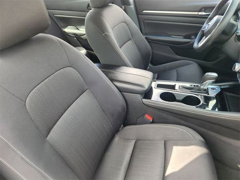 Used 2023 Nissan Altima 2.5 SV image 11