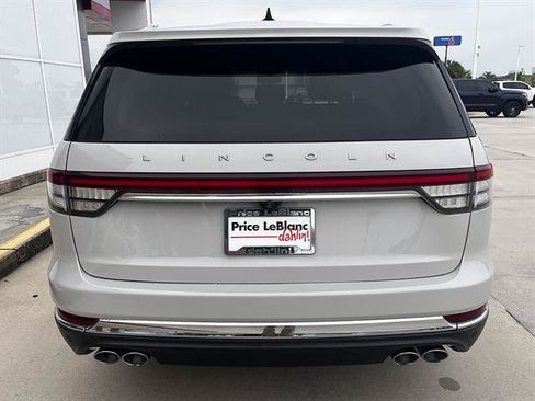 Used 2023 Lincoln Aviator Reserve RWD image 4
