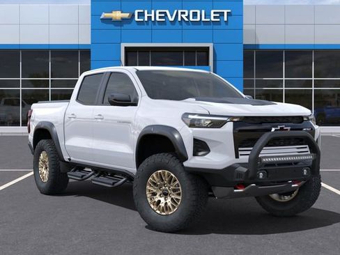 New 2025 Chevrolet Colorado ZR2 w/ Off-Road Front Bumper Package image 7