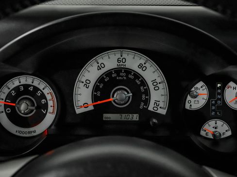 Used 2013 Toyota FJ Cruiser 4WD w/ Upgrade Pkg image 24