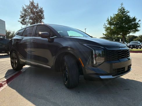 Used 2026 Kia Sportage LX FWD image 4