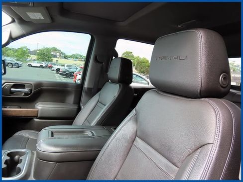 Used 2020 GMC Sierra 1500 Denali w/ Denali Ultimate Package AWD/4WD image 17
