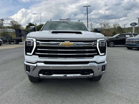 New 2026 Chevrolet Silverado 3500 LTZ w/ LTZ Premium Package image 8