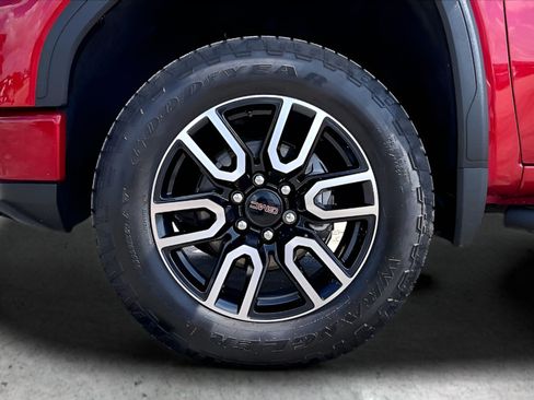 Used 2025 GMC Sierra 1500 AT4 w/ AT4 Premium Package AWD/4WD image 35