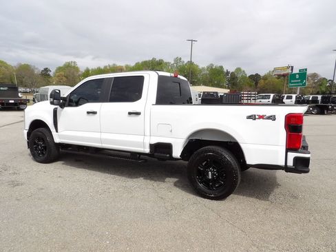Used 2024 Ford F250 XL w/ STX Appearance Package AWD/4WD image 4