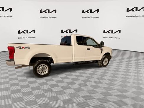 Used 2019 Ford F350 XLT w/ Camper Package image 8