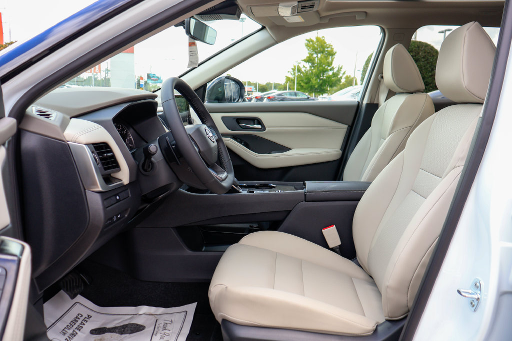 New 2026 Nissan Rogue Dark Armor FWD image 7