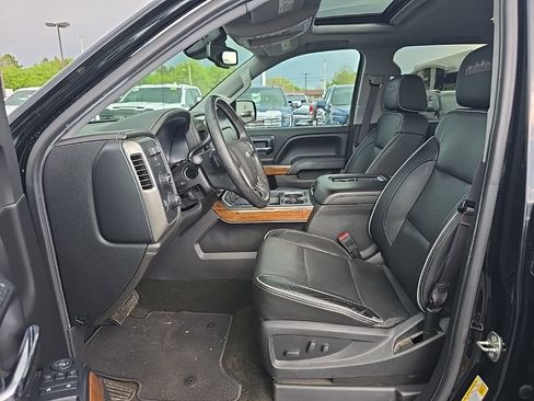 Used 2017 Chevrolet Silverado 1500 High Country AWD/4WD image 12