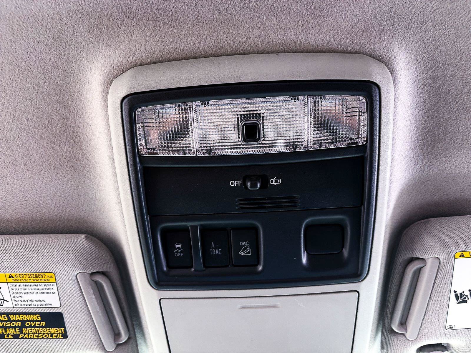 Used 2018 Toyota 4Runner SR5 AWD/4WD image 4