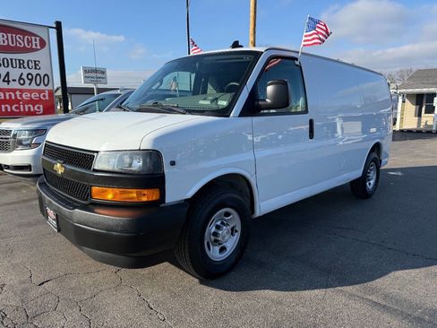 Used 2019 Chevrolet Express 3500 w/ Driver Convenience Package image 2