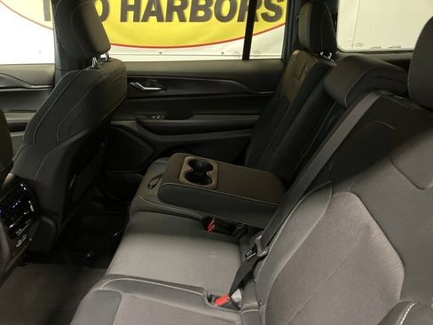New 2025 Jeep Grand Cherokee L Laredo w/ Luxury Tech Group I image 10