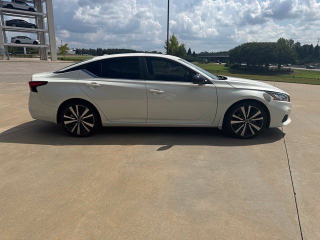 Used 2021 Nissan Altima 2.5 SR w/ SR Premium Package FWD image 3