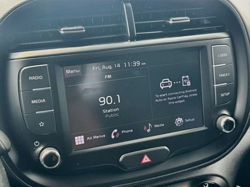 Used 2023 Kia Soul LX w/ LX Technology Package FWD image 18