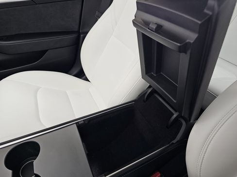 Used 2021 Tesla Model 3 Standard Range Plus image 40