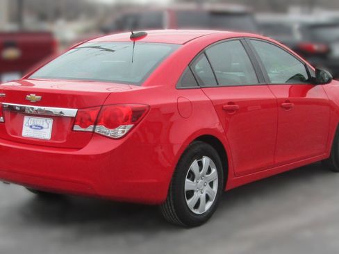 Used 2016 Chevrolet Cruze LS image 6