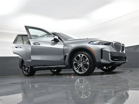New 2026 BMW X5 xDrive40i w/ Climate Comfort Package image 37