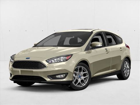 Used 2015 Ford Focus SE FWD image 1
