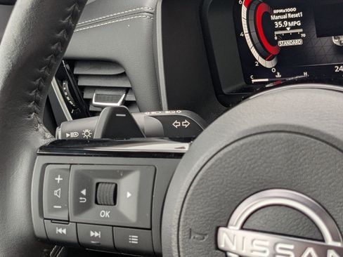 Used 2024 Nissan Rogue SL w/ SL Premium Package image 15