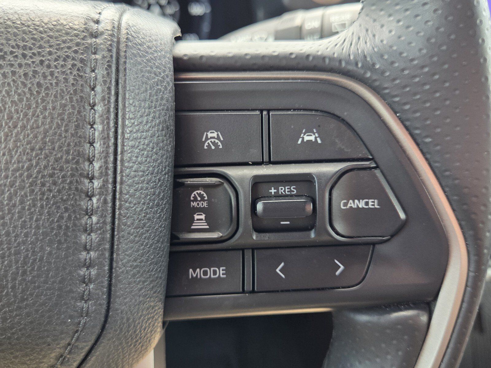 Certified 2025 Toyota 4Runner Limited AWD/4WD image 27