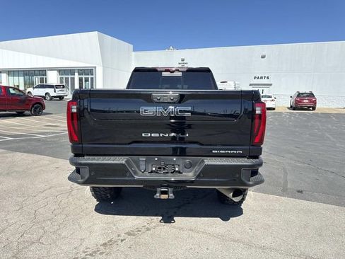 Used 2024 GMC Sierra 2500 Denali Ultimate image 3
