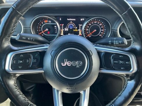 Used 2020 Jeep Wrangler Unlimited Sahara image 24