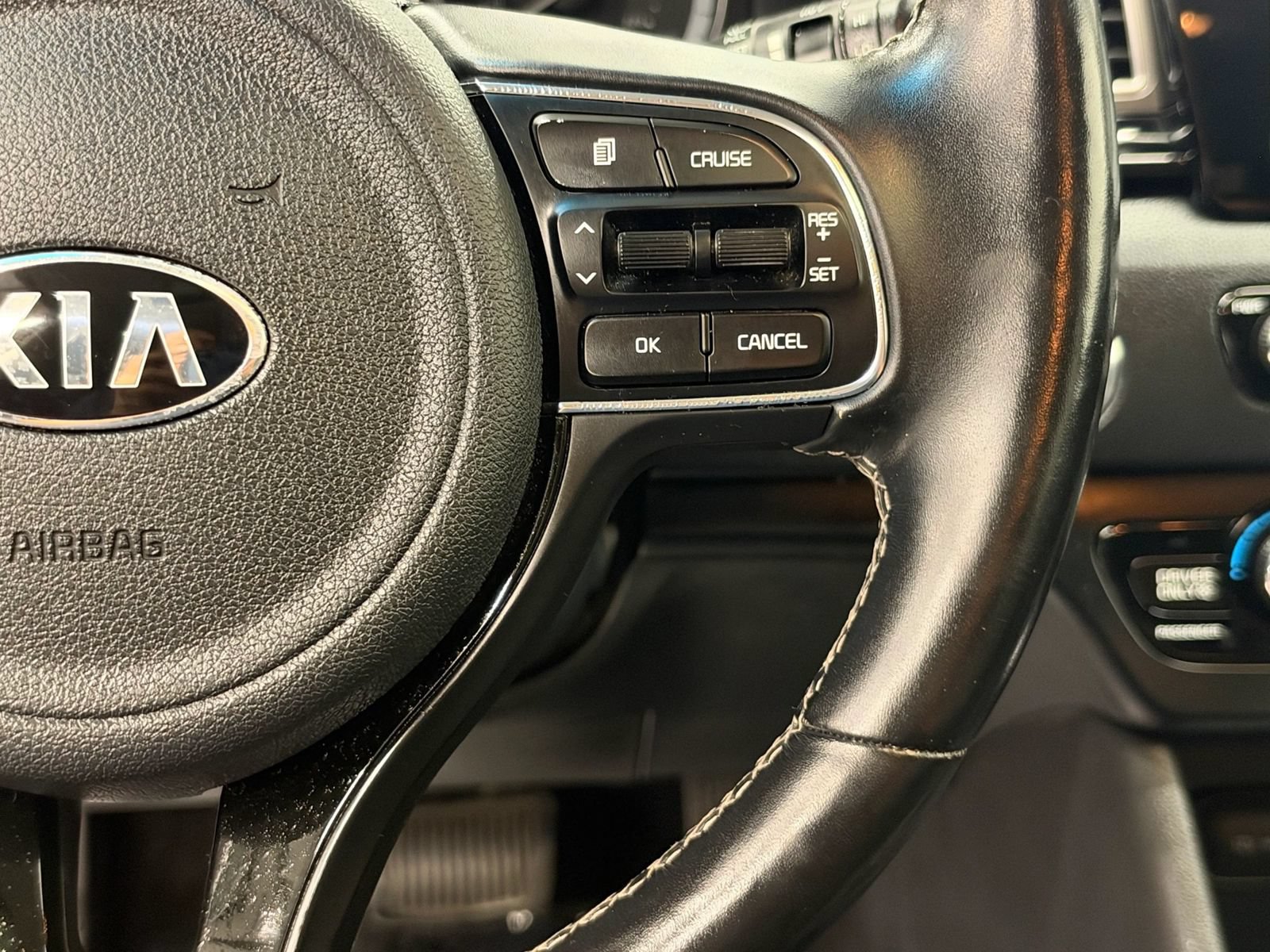 Used 2017 Kia Niro Touring FWD image 26