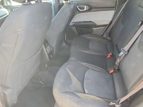 Used 2022 Jeep Compass Sport image 9