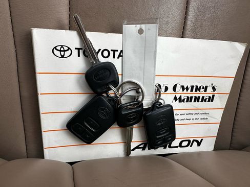 Used 1995 Toyota Avalon XLS image 51