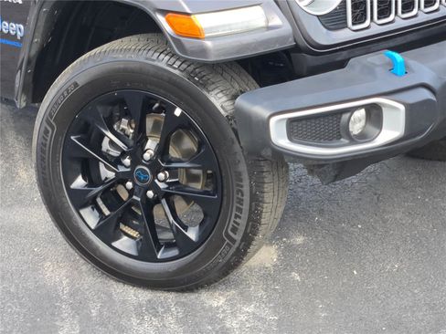 Used 2024 Jeep Wrangler Sahara image 3