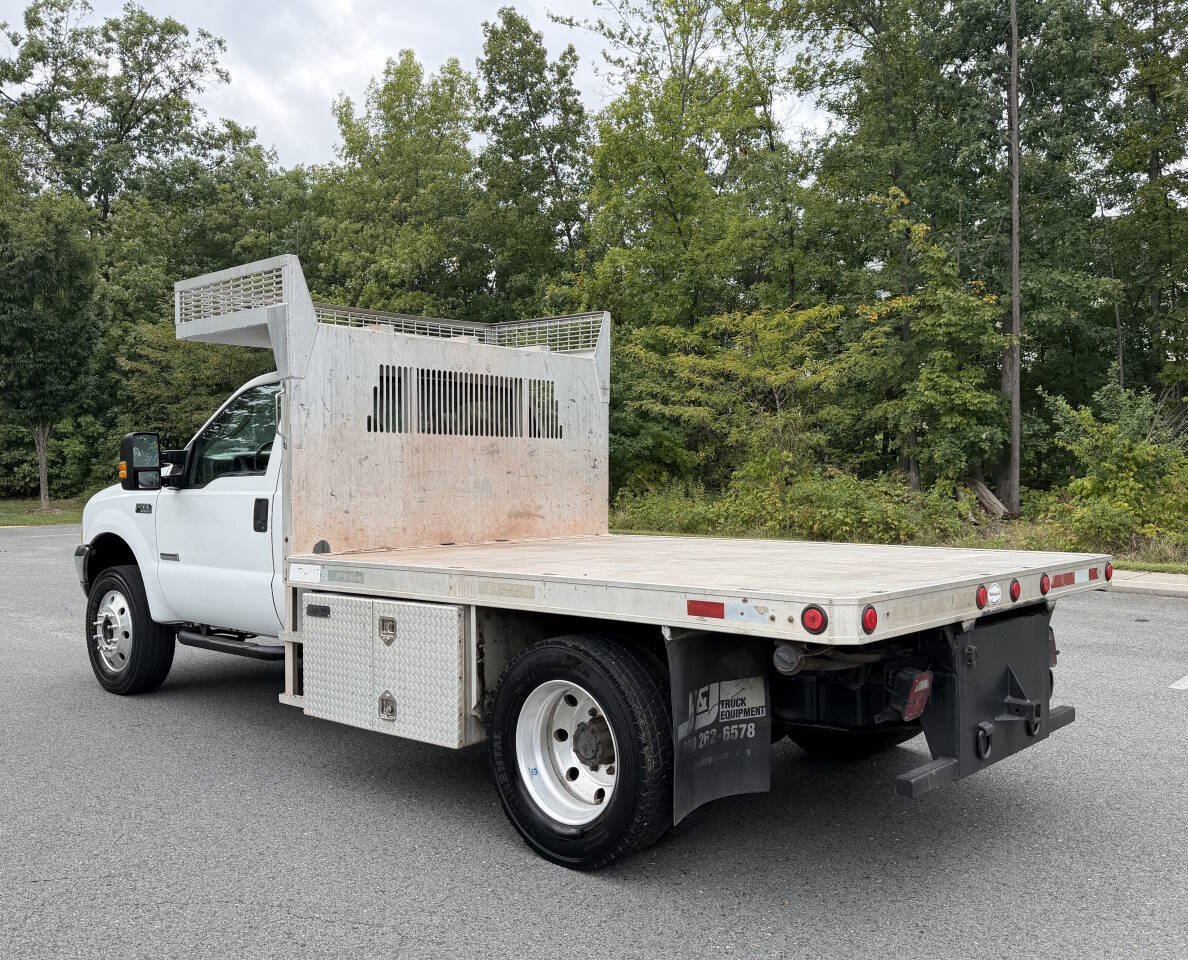 Used 2003 Ford F550 2WD Regular Cab Super Duty image 3