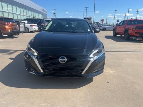 New 2025 Nissan Altima 2.5 SV image 2