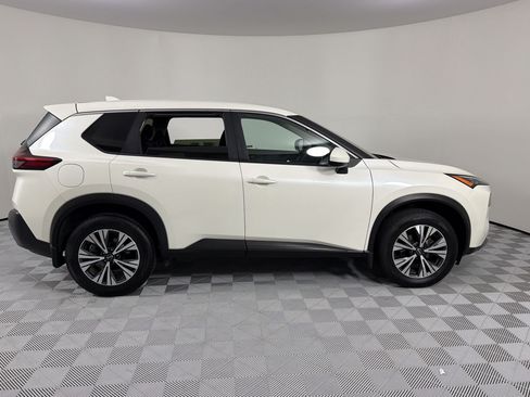 Used 2023 Nissan Rogue SV FWD image 8