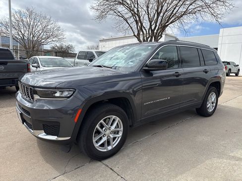 Used 2024 Jeep Grand Cherokee L Laredo image 4