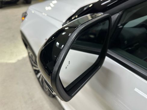 Certified 2025 Ford Explorer ST-Line image 14