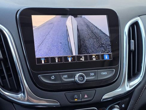 Used 2023 Chevrolet Equinox Premier image 23