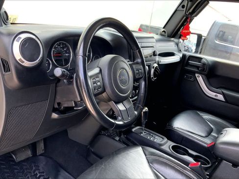 Used 2013 Jeep Wrangler Sahara w/ Connectivity Group AWD/4WD image 2