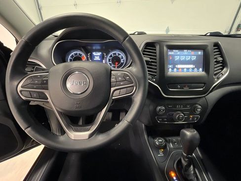 Used 2019 Jeep Cherokee Latitude Plus image 34