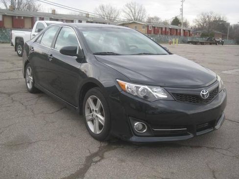 Used 2012 Toyota Camry SE FWD image 3