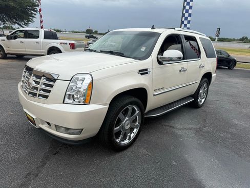 Used 2012 Cadillac Escalade Luxury w/ Livery Package image 1