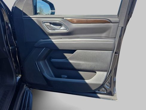 Used 2024 GMC Yukon SLE image 11