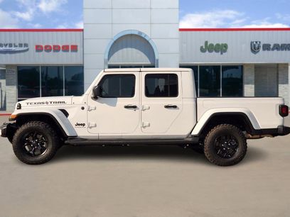 New 2025 Jeep Gladiator Sport