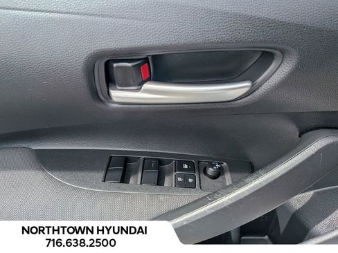 Used 2020 Toyota Corolla LE FWD image 27