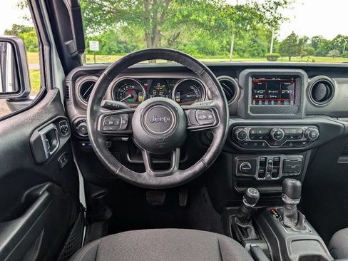 Used 2023 Jeep Wrangler Unlimited w/ Cold Weather Group AWD/4WD image 34