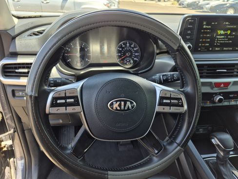 Used 2021 Kia Telluride LX FWD image 9