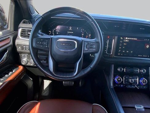 Used 2024 GMC Yukon XL Denali Ultimate AWD/4WD image 6