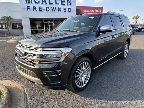 Used 2023 Ford Expedition Platinum image 2