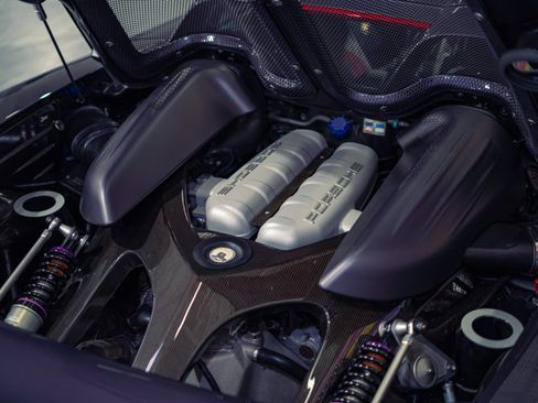 Used 2005 Porsche Carrera GT RWD image 13